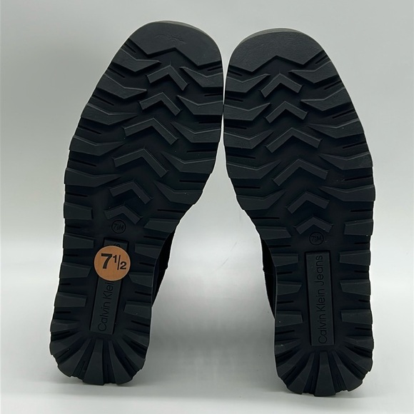 2261- Calvin Klein Jeans Black Platform Suede Ankle Boots Size 7.5 - Picture 10 of 11